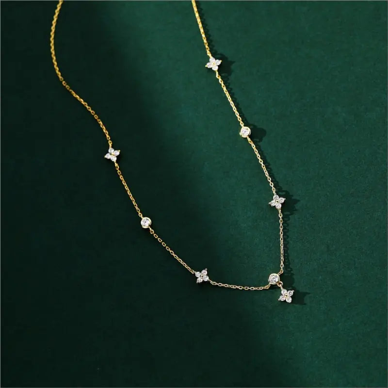 Zircon Inlaid Four-Leaf Flower Chain Necklace for Women, New Fashion Light Luxury and Attractive