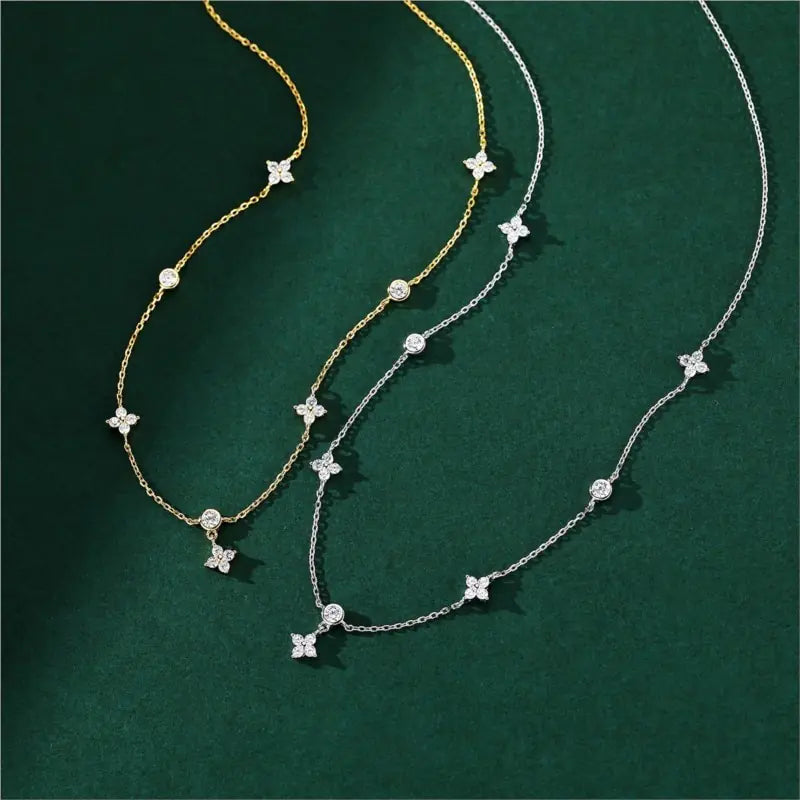 Zircon Inlaid Four-Leaf Flower Chain Necklace for Women, New Fashion Light Luxury and Attractive